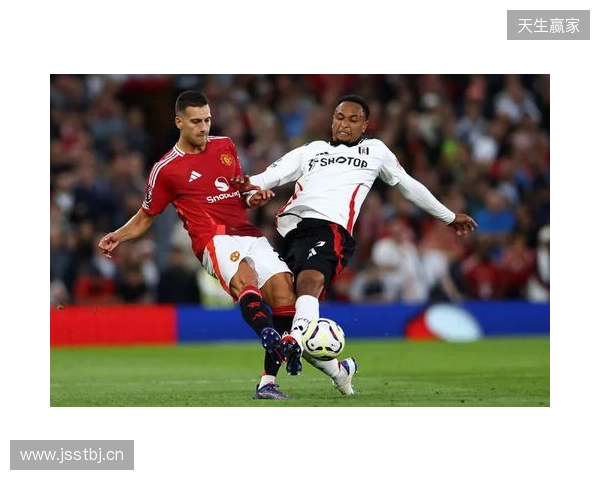 剑南春丨曼联1-1利兹联，阿伦森破门，齐尔克泽助攻库尼亚扳平