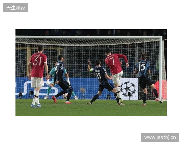 记者：因下赛季很大概率有欧冠踢，曼联想B费再至少留队1年