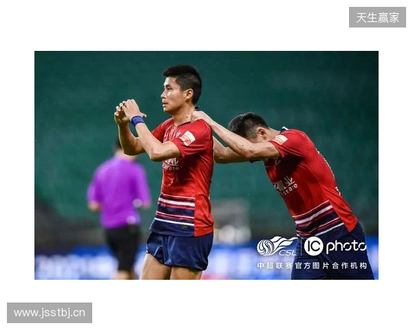 黄希扬：若不影响中超备战也有时间的话，还是想踢一踢“渝超”